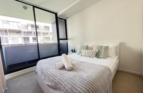 Zetland Apartment | City Loft Escape - Public transport to anywhere!