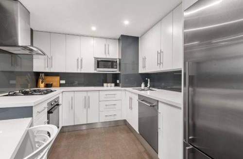 Pyrmont Apartment | Cityline Haven - Harbourside Living with City Energy