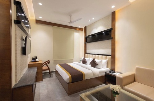 Bareilly Hotel | Clarks Collection Maanya