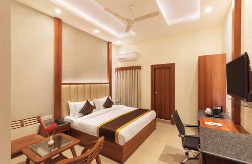 Bareilly Hotel | Clarks Collection Maanya