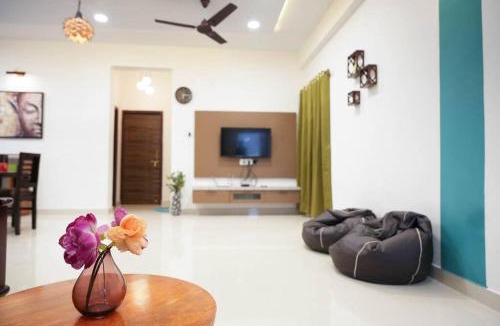 Gachibowli Apartment | Classe Moyenne -2BHK, Near US Embassy, Gachibowli