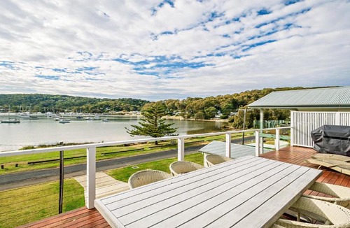 Hardys Bay House | 'Classic Cottage on the Bay' by HolidayCo