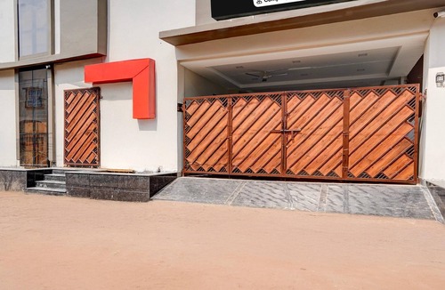 Bhubaneshwar House | Classic Hotel Near Aiims