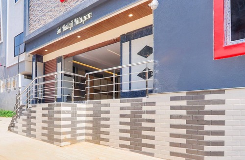 Gachibowli House | Classic Sri Balaji Luxury Rooms
