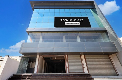 Kanpur House | Classic Townhouse Geeta Nagar Metro