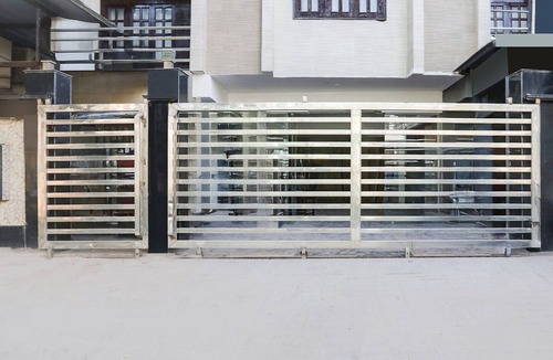 Allahabad House | Classic with Balcony Gol Park Atala