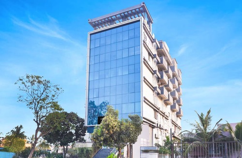 Pune House | Classic With Balcony Landmark Regency
