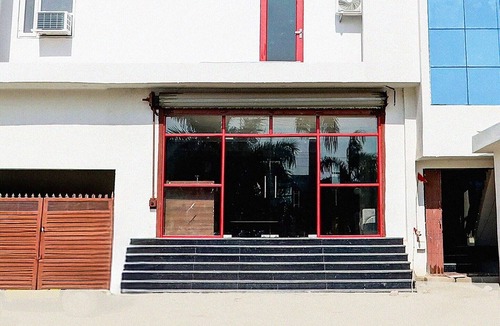 Varanasi House | Classic with BalconySuper Townhouse Pahadiya
