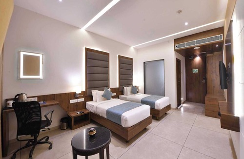 Morbi Hotel | Clubhouse Hotel Morbi