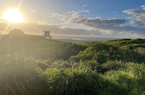 Windang House | Coastal Blue - Huge family home