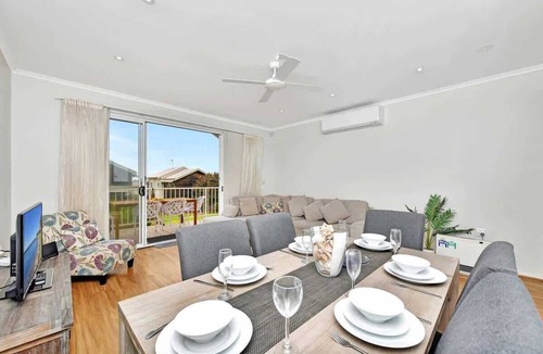 Caves Beach Villa | Coastal Breeze at Caves Beach Villas