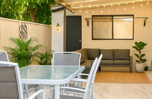 Long Jetty House | Coastal Comfort BBQ Yard Pet Friendly Stay