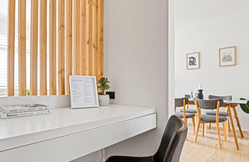 Freshwater Apartment | Coastal Corner - Contemporary Chic by the Beach