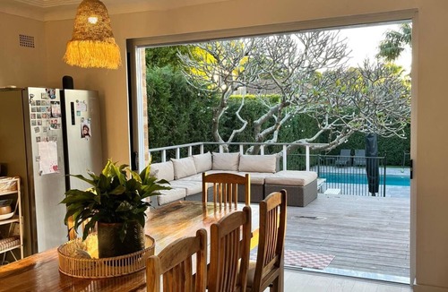 Freshwater House | Coastal Family Oasis | Freshwater Beach Retreat | Heated Pool | Sleeps 7