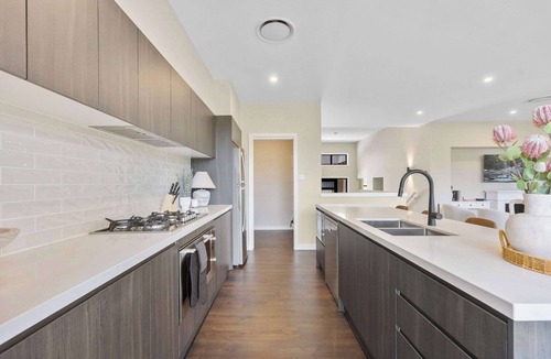 Green Point House | Coastal Green Point | Sleeps 11, Near Beach