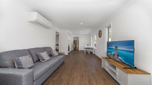 Killcare Heights House | 'Coastal Harmony Cottage' by HolidayCo