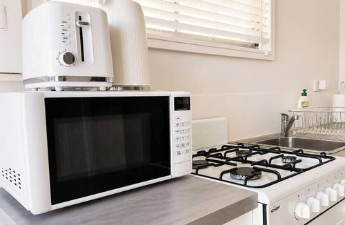 Pelican Apartment | Coastal Hideaway @ Pelican, Walk to Beach & Lake