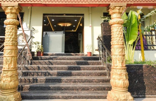 Hyderabad House | Collection O Godavari Kompally