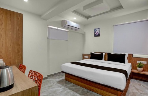 Naranpura Hotel | Collection O Hotel Orange Tree