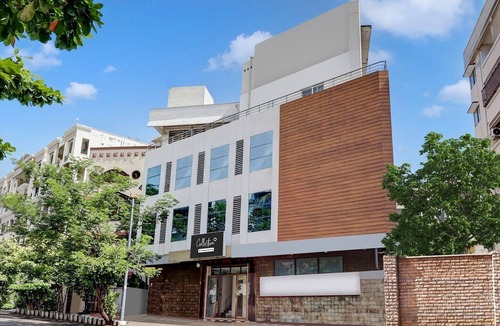 Visakhapatnam House | Collection O jagadamba Junction