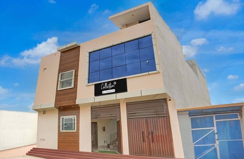 Kalyanpur House | Collection O kalyanpur metro station