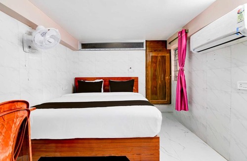 Salt Lake Hotel | Collection O Kolkata Jadavpur University