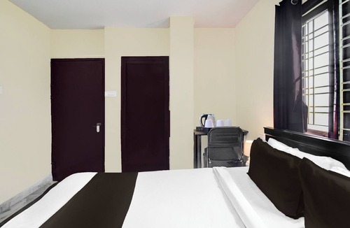 Hyderabad Hotel | Collection O Kothapet Near Omini