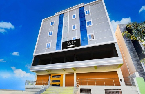 Hyderabad House | Collection O LB Nagar Metro Station