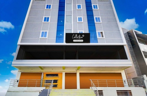 Hyderabad House | Collection O LB Nagar Metro Station