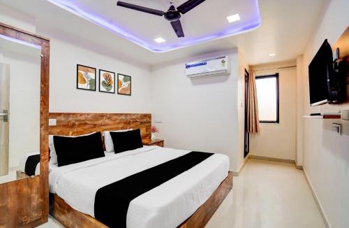 Ahmedabad Hotel | Collection O Prahlad Nagar Road Formerly Hotel Aura Inn