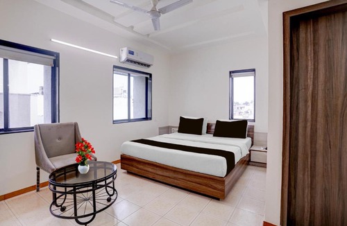 Rajkot Hotel | Collection O Rajkot Central Bus Terminal Formerly Hotel Metro
