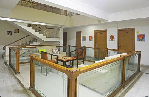 Noida Hotel | Collection O Royal Residency S30