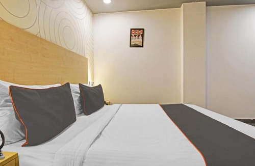 Faridabad Hotel | Collection O Slf Mall Sector 30