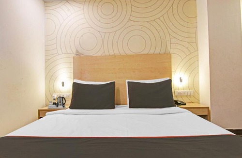 Faridabad Hotel | Collection O Slf Mall Sector 30