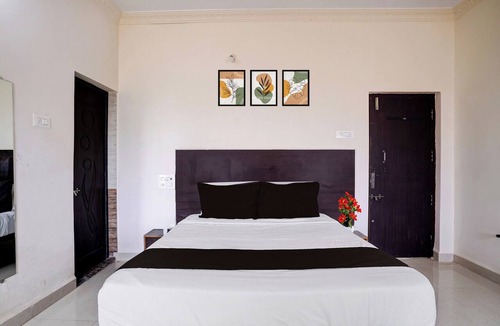 Hubli Hotel | Collection O Sunset Point PB Road