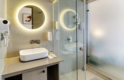 Morbi Hotel | Comfort Inn Empire, Morbi