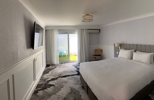 Fairy Meadow Hotel | Comfort Inn Towradgi Beach