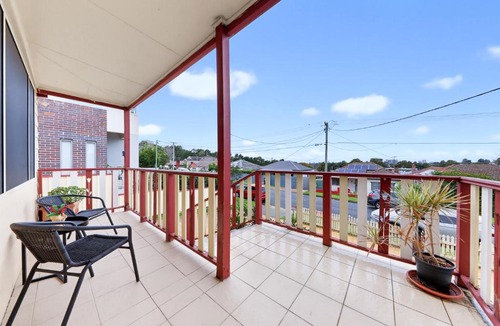 Holroyd House | comfortable 3BR Near Parramatta Parking AC