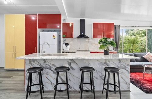 Ourimbah House | Comfy 4BDR/Free parking, near Train -motor way