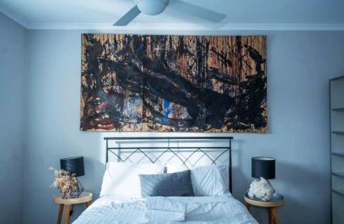Kingston Apartment | Contemporary 2BR apartment near Kingston - Hosted by Canstay