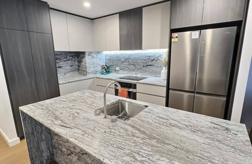 Reid Apartment | Contemporary 2BR Stay