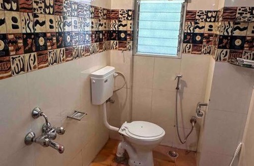 Koregaon Park Apartment | Coral: Pvt Studio in Koregaon Park. WiFi SmartTv AC