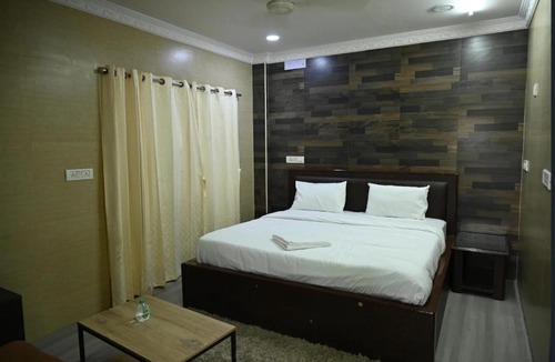 Koyambedu Hotel | Coromandel Suites