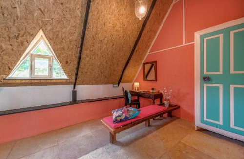 Paud House | CosmicStays Raanjai By the River -Vintage Homestay