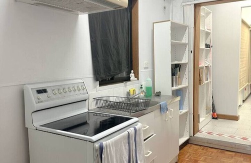 Marrickville Apartment | Cosy Marrickville Retreat | Queen bed, Food, Cafes, Restaurants