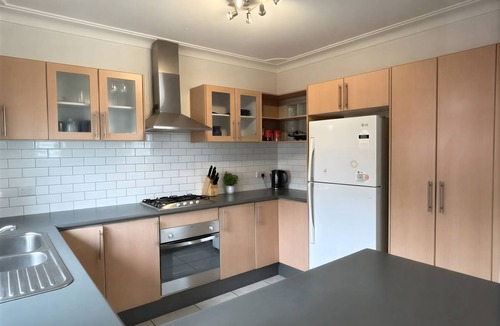Parramatta Apartment | Cosy place to stay near WSU