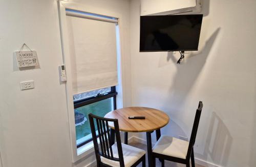 Taylor Apartment | Cosy Secure comfortable for two in Canberra