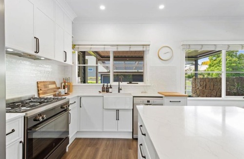 Milton House | Countryside Luxe - 5 minute drive to the Beach!