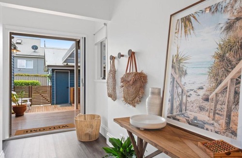 Milton House | Countryside Luxe - 5 minute drive to the Beach!