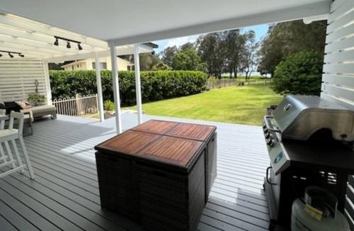 Berkeley Vale Cottage | Cozy 2 bedroom cottage with lake views with Spa!